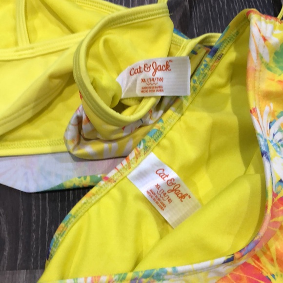 Lot of 4 girls swimsuits. All sizes 14/16 and in excellent condition. - Picture 10 of 11